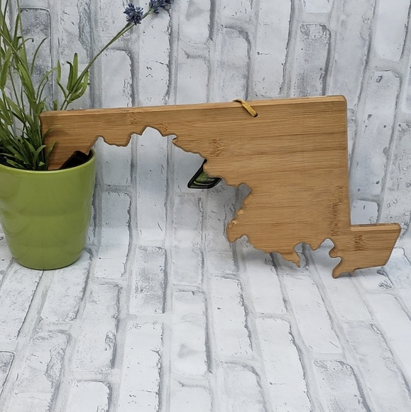 NWT*Totally Bamboo Maryland State Shaped Serving & Cutting...